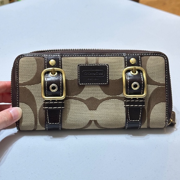 Brown Coach Wallet with Signature Pattern - Picture 3 of 11